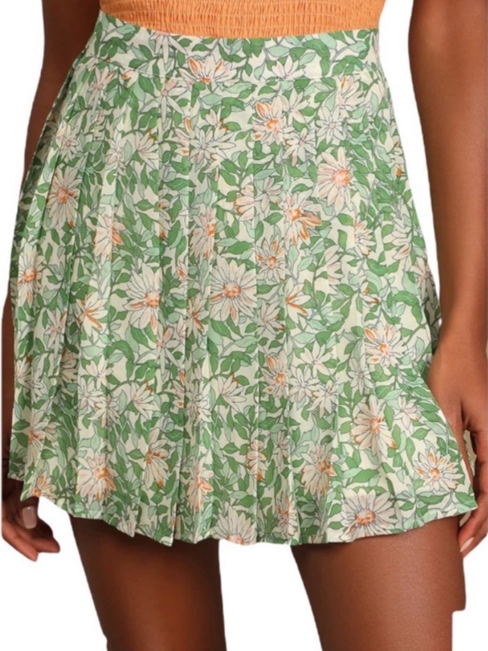 Lulus Count the Petals Green Floral Pleated Mini Skirt NWT Size S - Picture 2 of 3